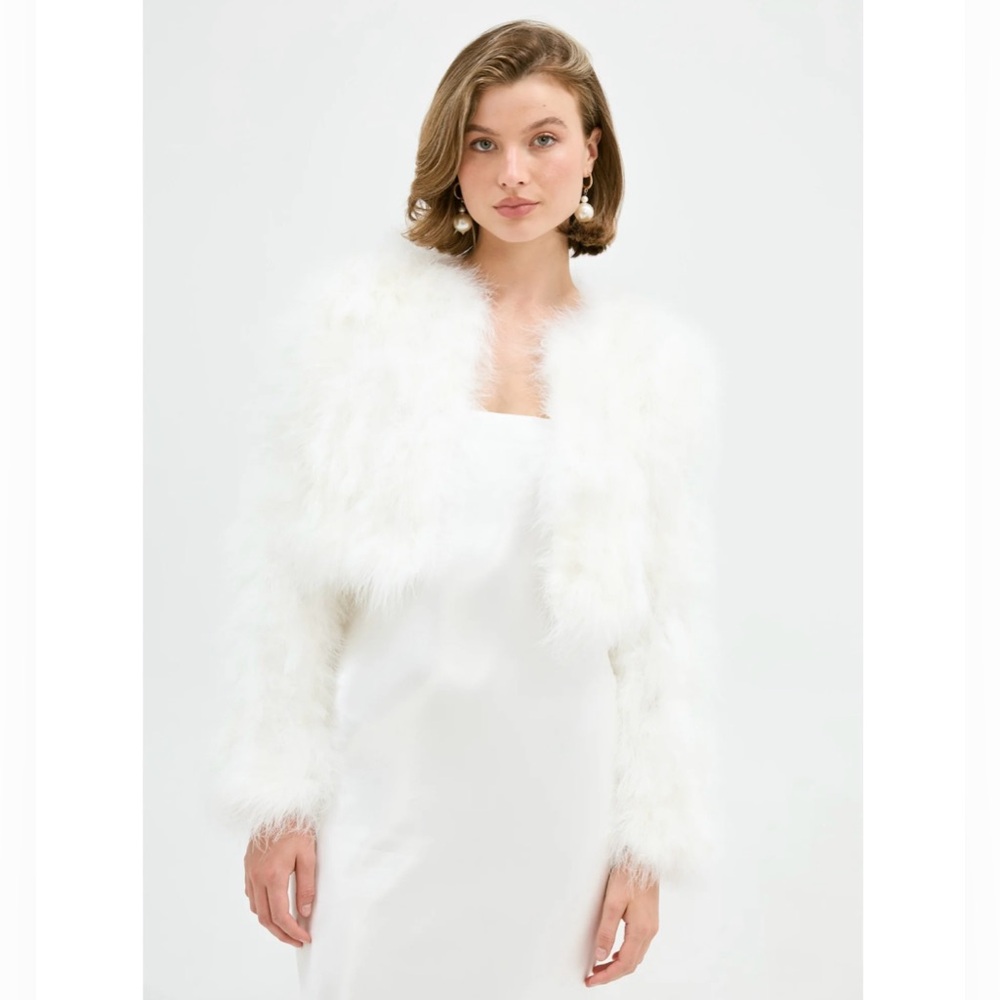 Revolve - Bubish perfect for wedding - ñ Manhattan Feather Jacket in Ivory
XS/S